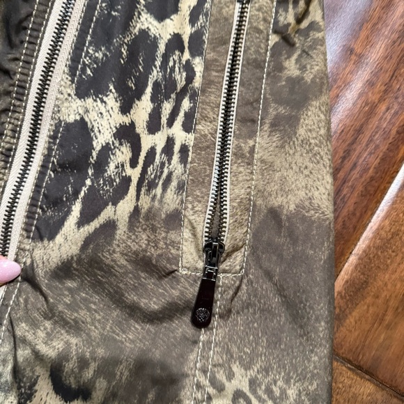 Beautiful Vince Camuto leopard animal Print Hooded trench coat lightweight - Picture 9 of 9